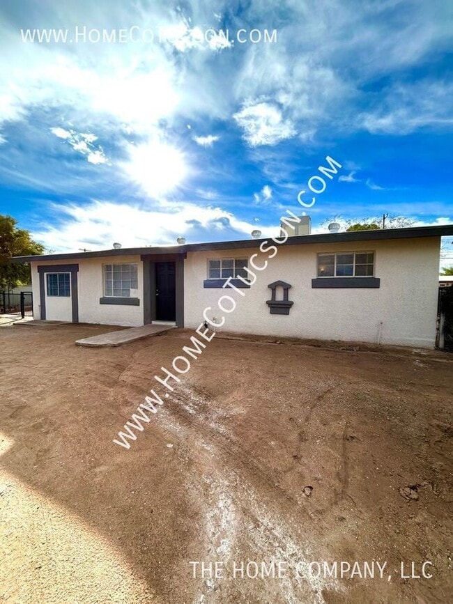 Building Photo - AVAILABLE NOW:  4550 E Sylvane Street- 4be...