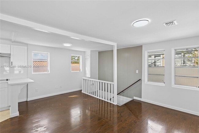 Building Photo - 1408 SW 19th Ter