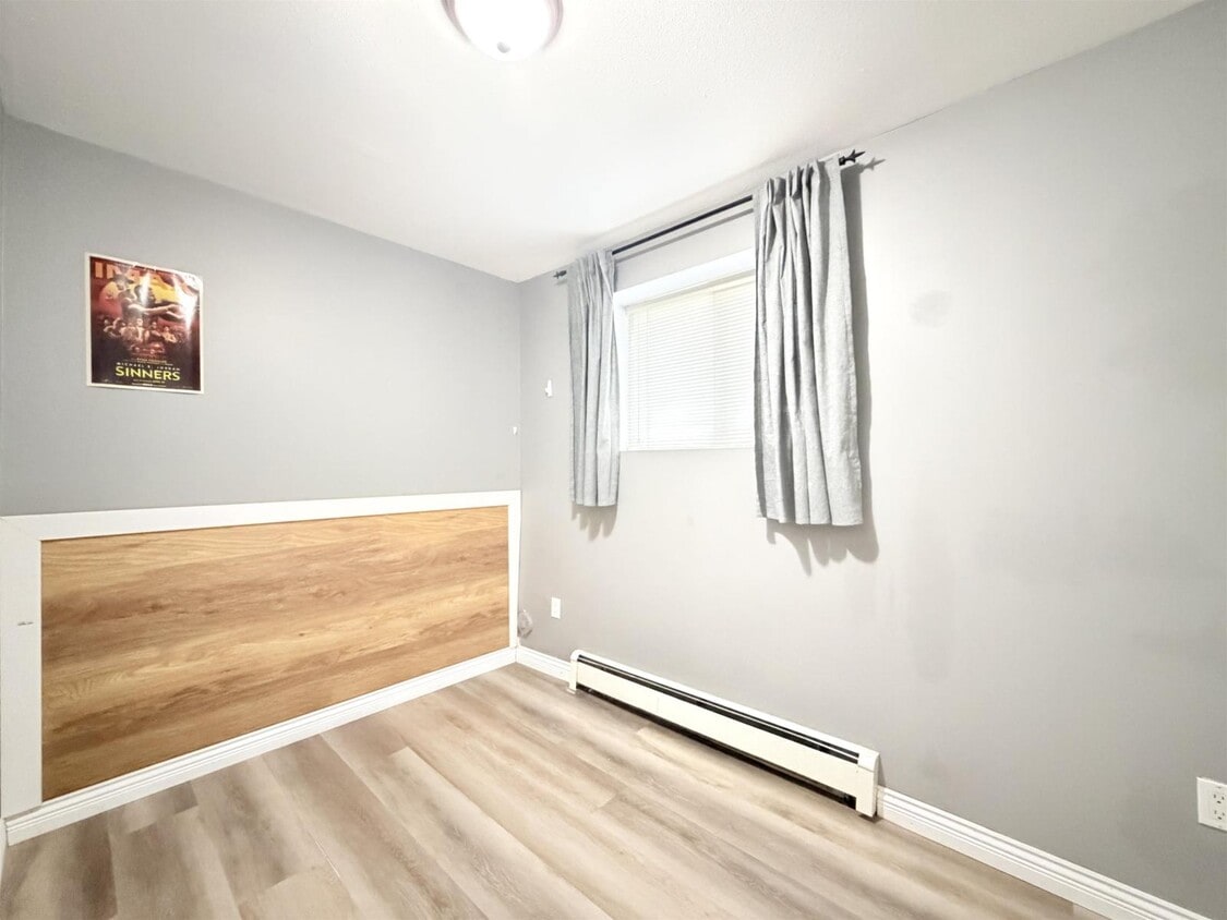 Building Photo - 8246-8152 152 St