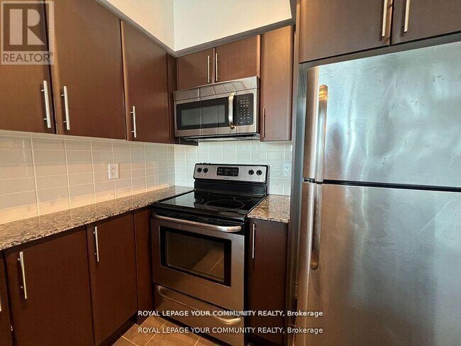 Photo du bâtiment - 525-525 Wilson Ave
