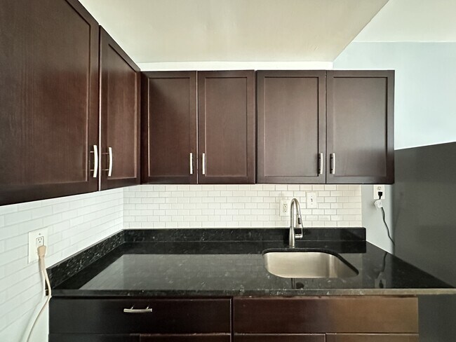 Foto del edificio - 5670 N Ridge Ave