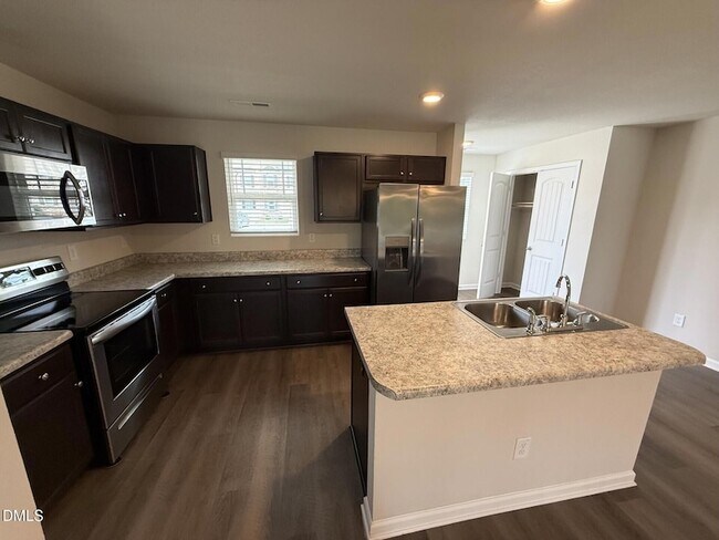 Foto del edificio - 1063 Peony Ln