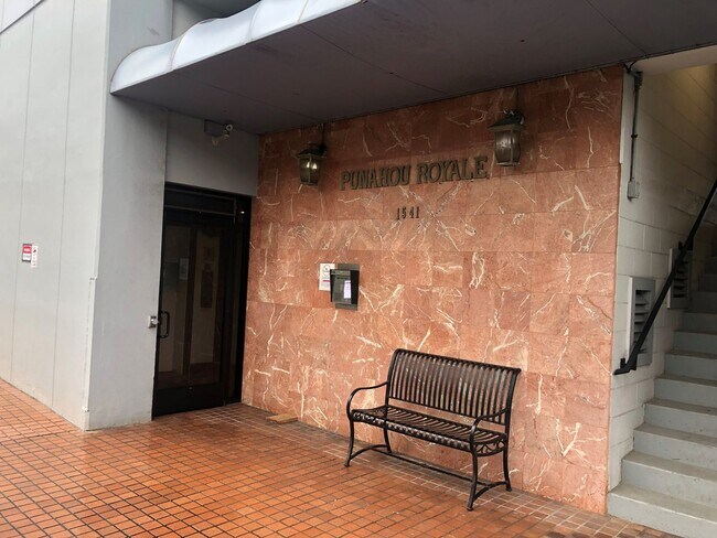 Foto del edificio - Punahou Royale, 1 bdrm, 1 bath, 1 pkg