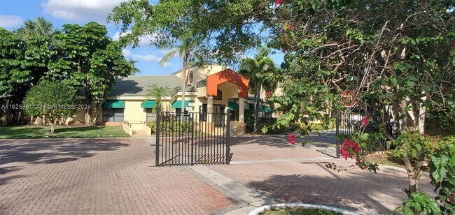 Foto del edificio - 9999 Summerbreeze Dr