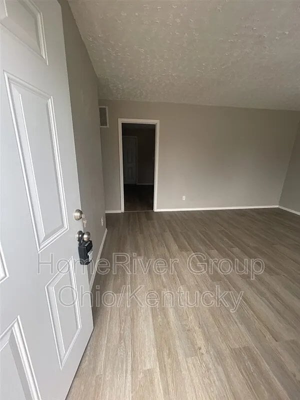 Foto del edificio - 1385 Guenther Rd