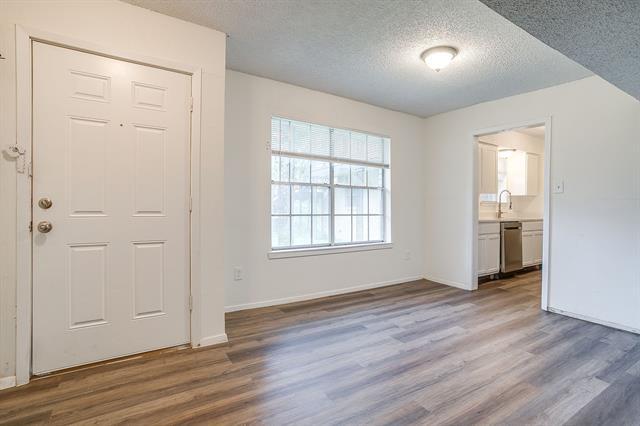 Foto del edificio - 5201 Curzon Ave