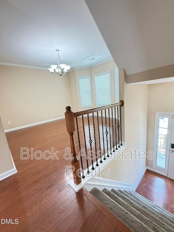 Foto del edificio - 705 Keystone Park Dr