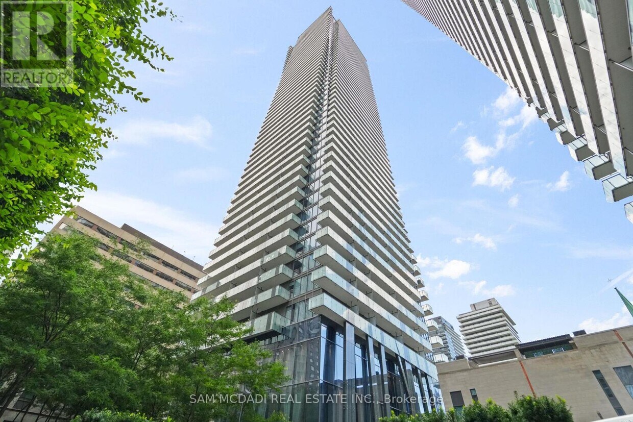 Photo principale - 1080-1080 Bay St.