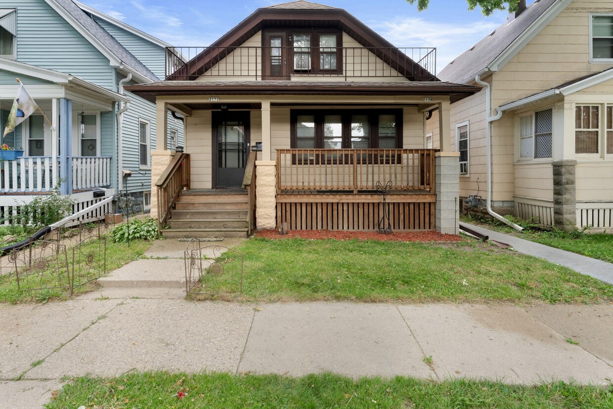 Foto principal - 2132 S 75th St