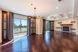 Building Photo - 10336 Wilshire Blvd