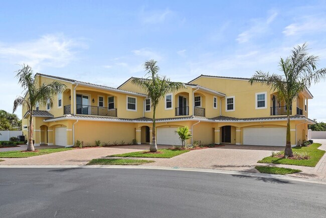 Building Photo - 132 Mediterranean Way