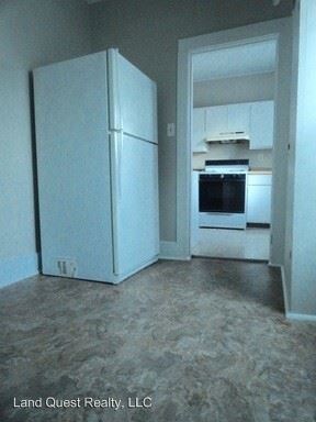 Building Photo - 2 br, 1 bath Apartment - 1623 Maple St.