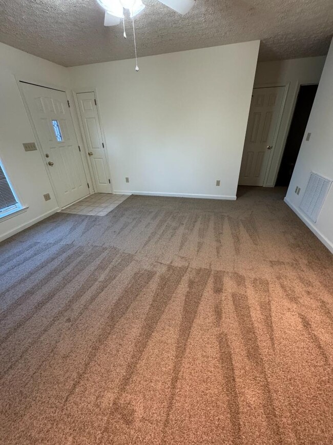 Foto del edificio - 1714 Monument Ln