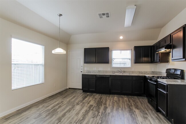 Building Photo - 24518 Amaldi Ct
