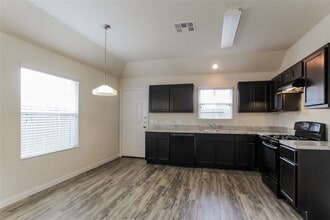 Building Photo - 24118 Treviso Gardens Dr