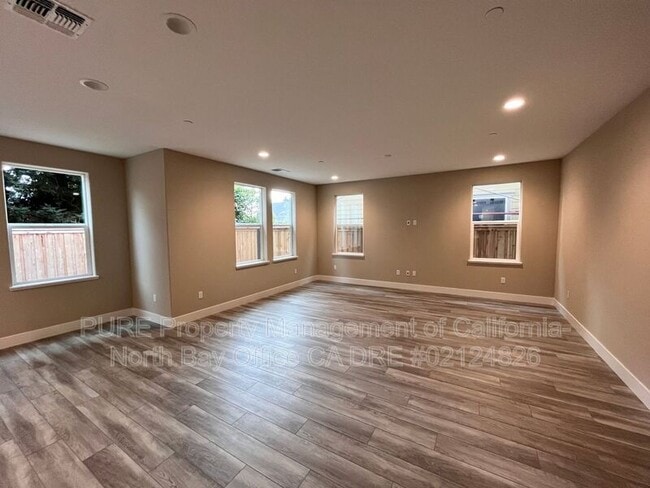 Building Photo - 1236 Del Rancho Way