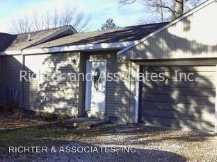 Building Photo - 3 br, 1 bath House - 4545 PARKER DR.