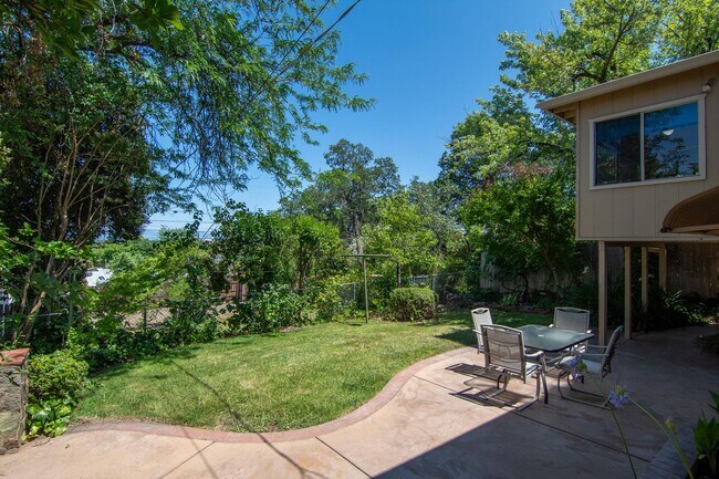 Building Photo - Spacious Custom Redding Home with Characte...