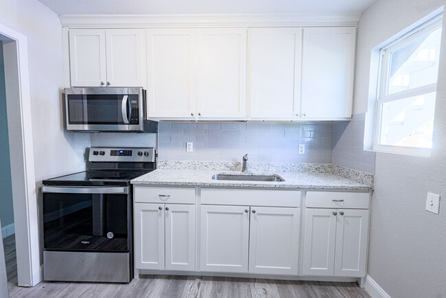 Foto del edificio - 223 SE 13th St