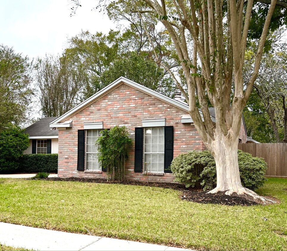 Primary Photo - 2307 Colleen Dr