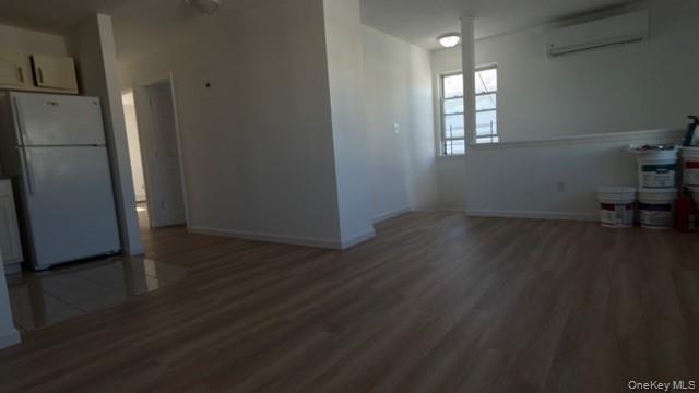 Foto del edificio - 69-51 Almeda Ave