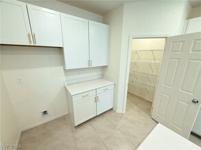 Building Photo - 10854 Gentle Crst Ave