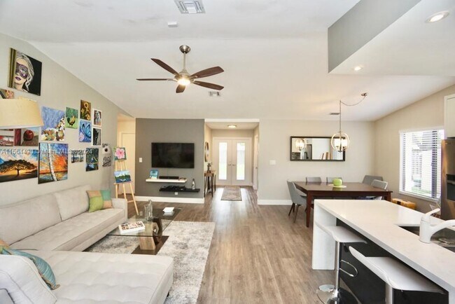 Foto del edificio - 3207 NW 104th Terrace