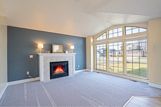 Foto del edificio - 24104 E Maxwell Ave