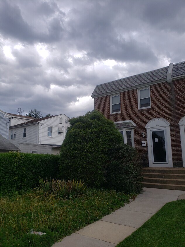 3810 Plumstead Ave, Drexel Hill, PA 19026 Townhome Rentals in Drexel