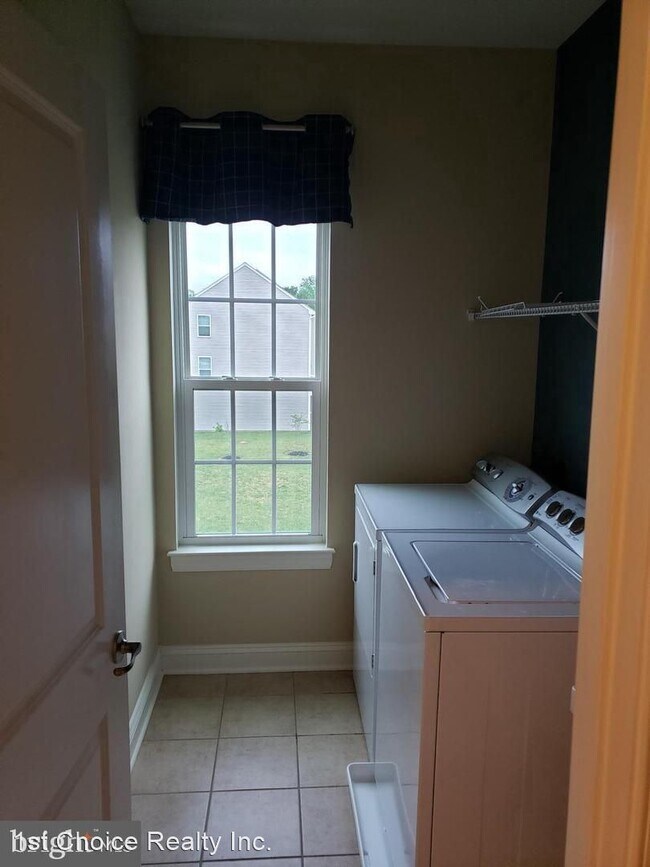 Building Photo - 3 br, 2.5 bath House - 7556 Briargrove Lane