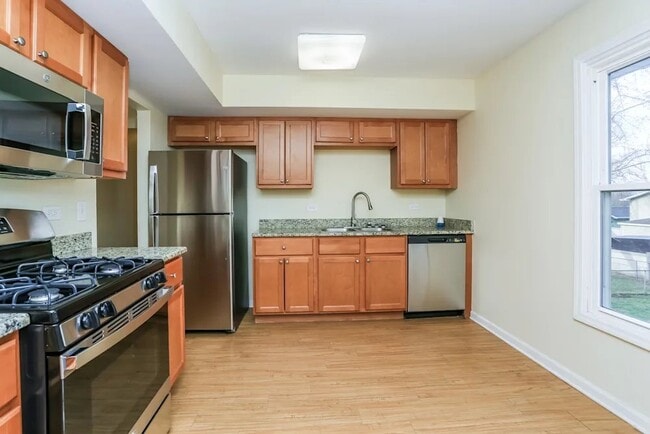 Foto del edificio - 136 Mayfield Dr