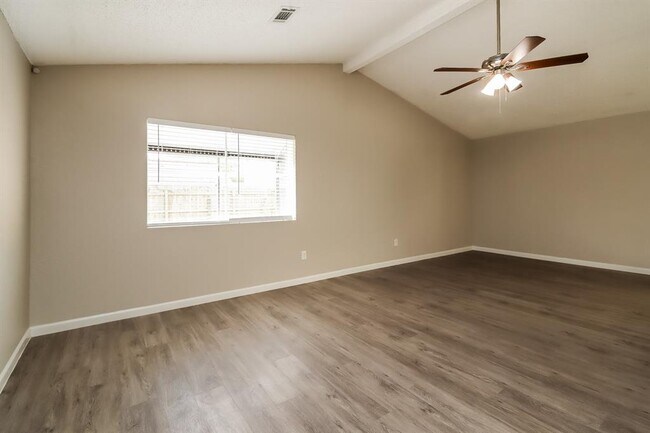 Foto del edificio - 5606 Dove Forest Ln