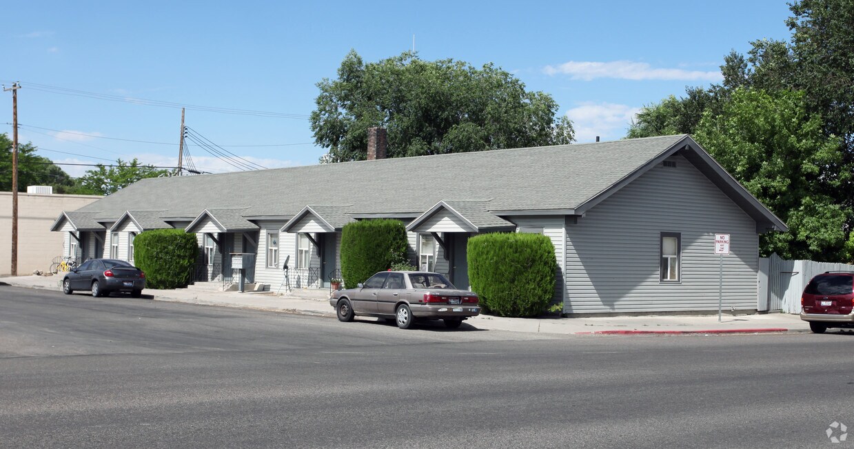 Primary Photo - 125 Ketchum St E