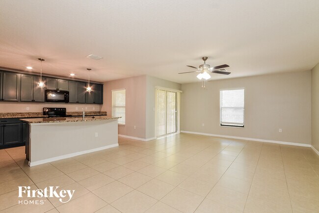 Building Photo - 482 Haversham Rd