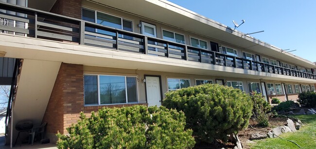 Building Photo - 116 E Hill Ave