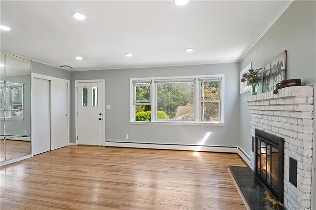 Building Photo - 95 Edgepark Rd