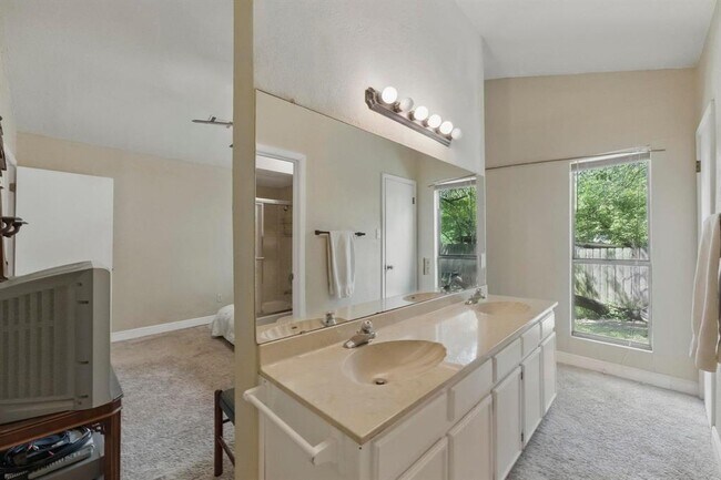 Foto del edificio - 4802 Peach Grove Ct