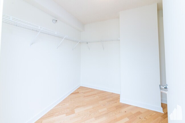 Building Photo - 545 N Dearborn St