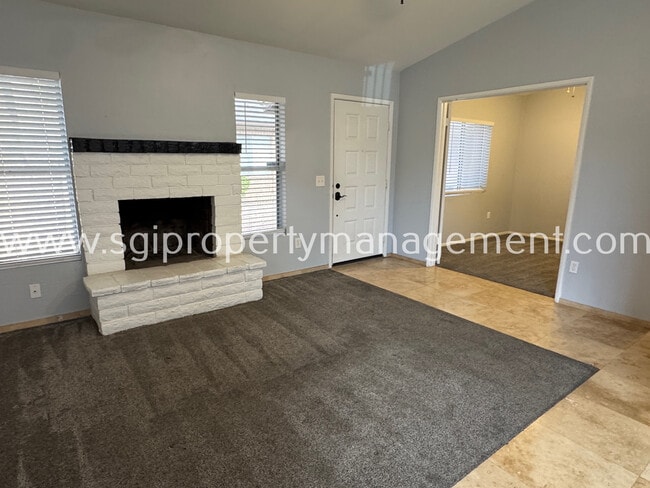 Building Photo - 117 W Concorda Dr