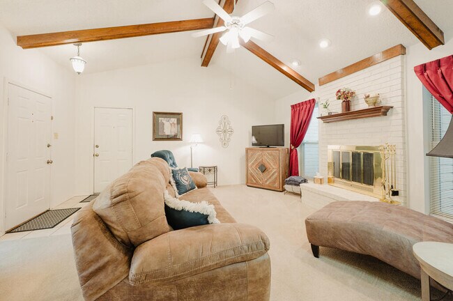 Foto del edificio - 6424 Amber Dr