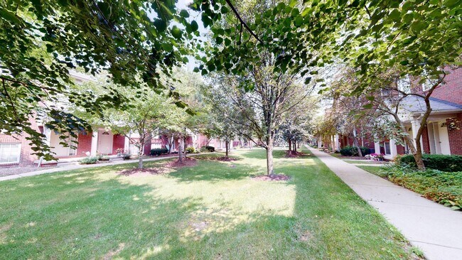 Building Photo - 3120 Promenade Cir