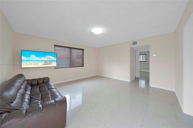 Foto del edificio - 1701 NW 37th Ave