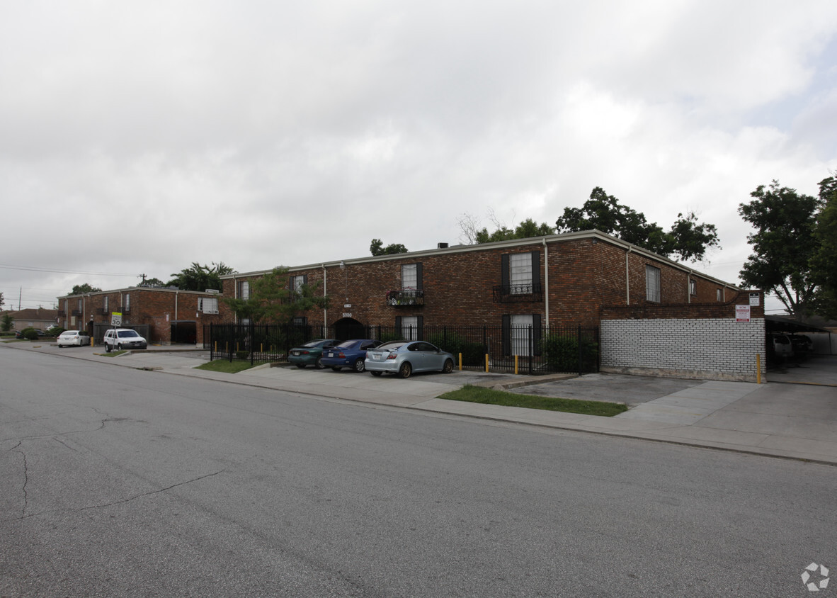 Building Photo - Le Sajon Apartments