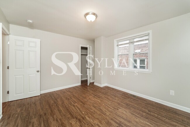 Building Photo - Prepare to be Impressed by this 4 BR 2 BA ...