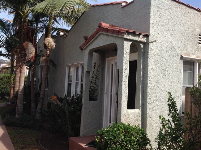 Building Photo - 5212 Fountain Ave