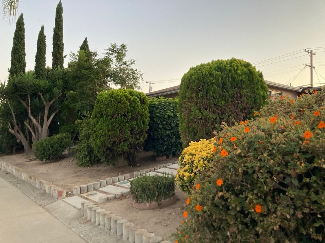 Foto principal - 4640 Clairemont Dr