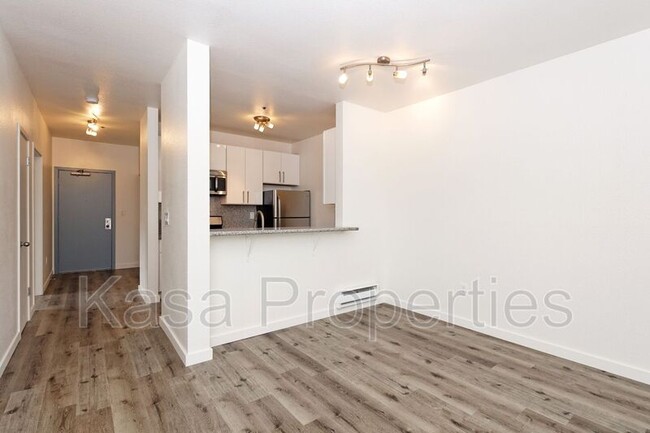 Building Photo - 1524 1st Ave