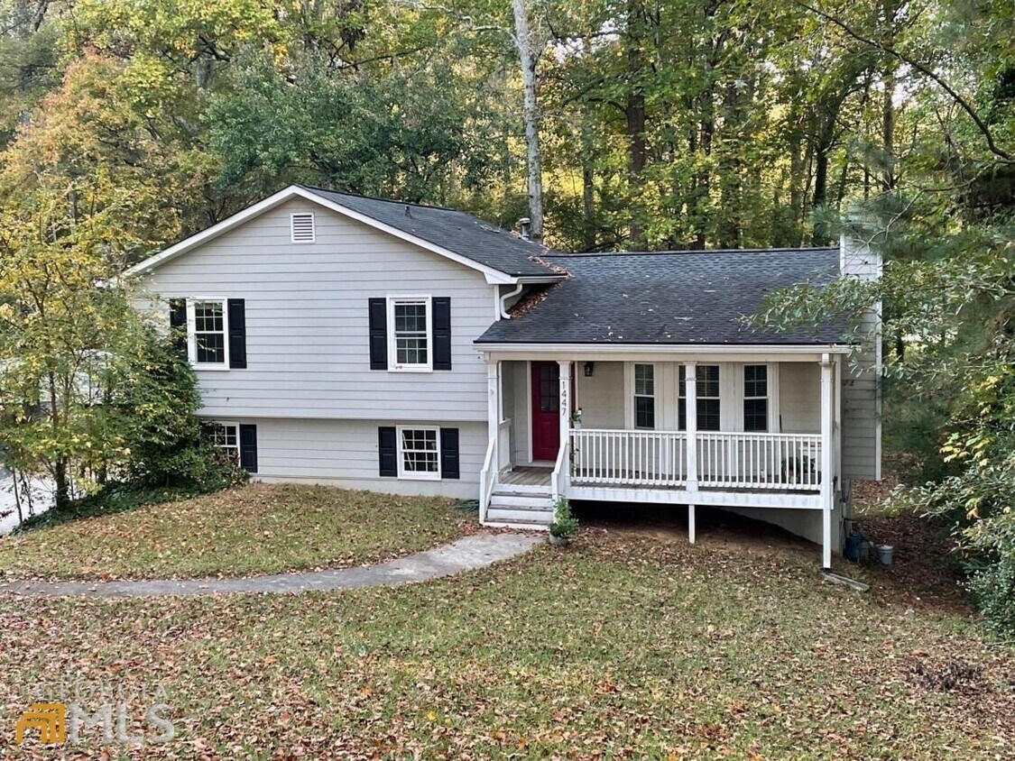 1447 Calvin Davis Cir, Lawrenceville, GA 30043 House Rental in