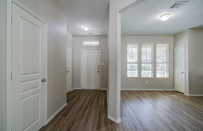 Building Photo - 16830 Mammoth Springs Dr