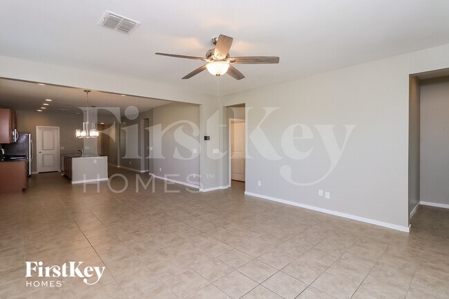 Foto del edificio - 4052 S 101st Ln